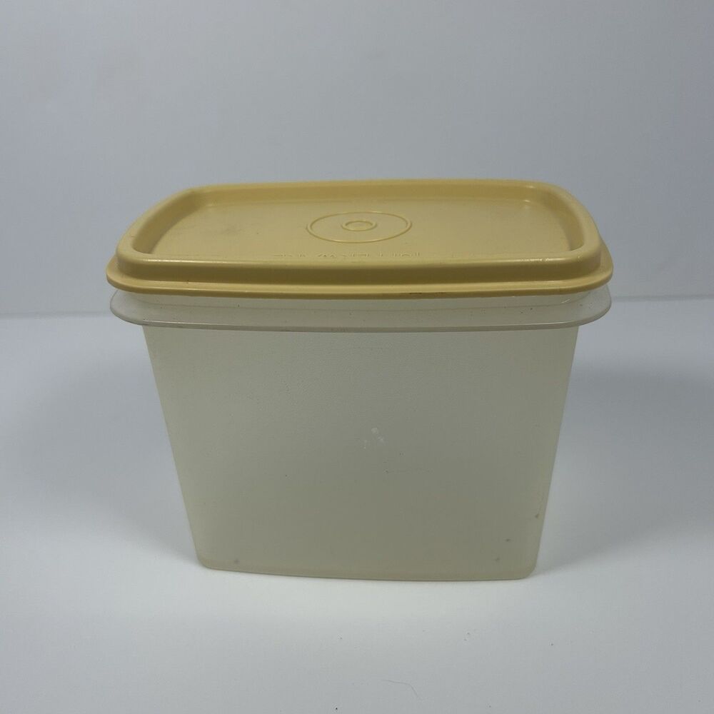 Tupperware #1243-10 Shelf Saver Clear Container Almond Seal